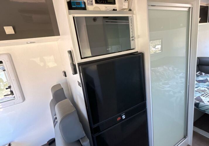 Image of a Motorhome - Image 7