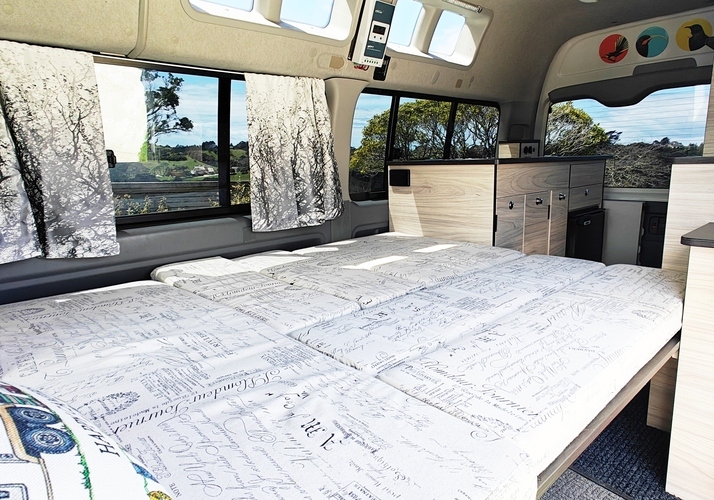 Image of a Campervan - Image 6