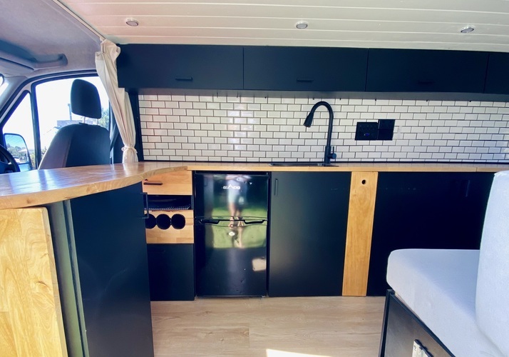 Image of a Campervan - Image 17