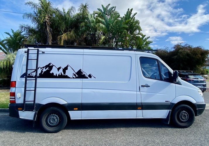 Image of a Campervan - Image 4
