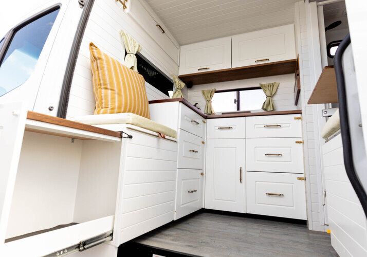 Image of a Campervan - Image 17