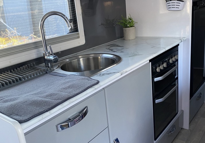 Image of a Caravan - Image 3