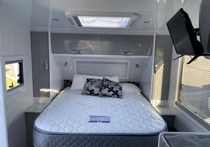 Image of a Caravan - Image 5