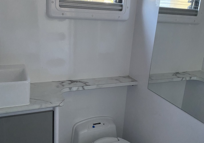 Image of a Caravan - Image 8