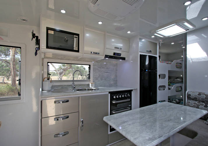 Image of a Caravan - Image 2