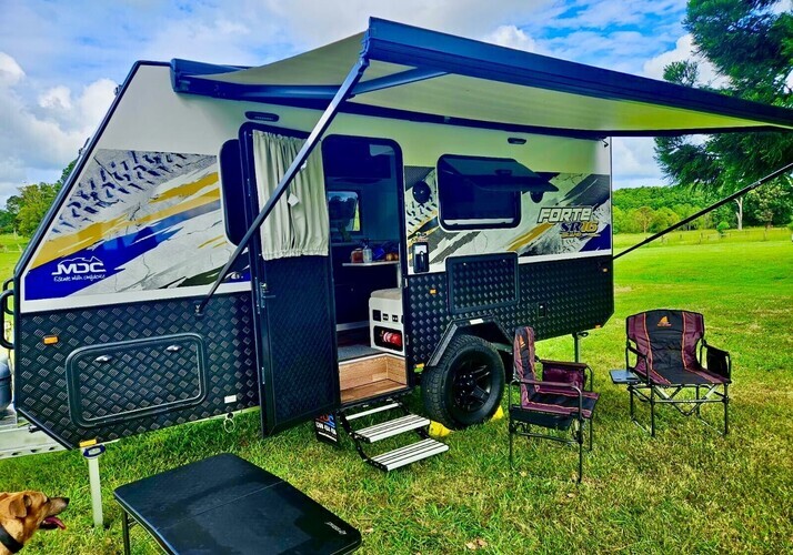 Image of a Caravan - Image 3