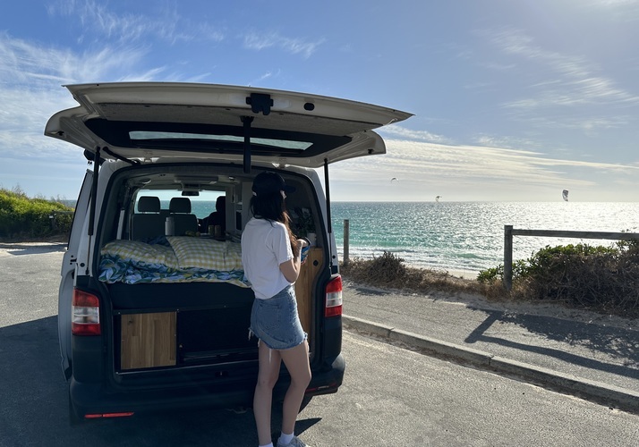 Image of a Campervan - Image 12