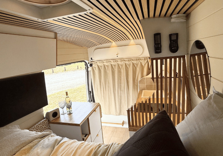 Image of a Campervan - Image 7