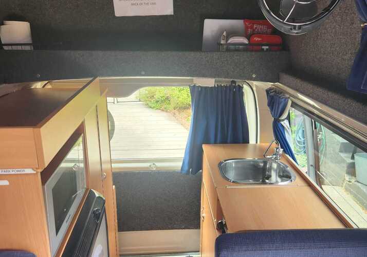 Image of a Campervan - Image 12