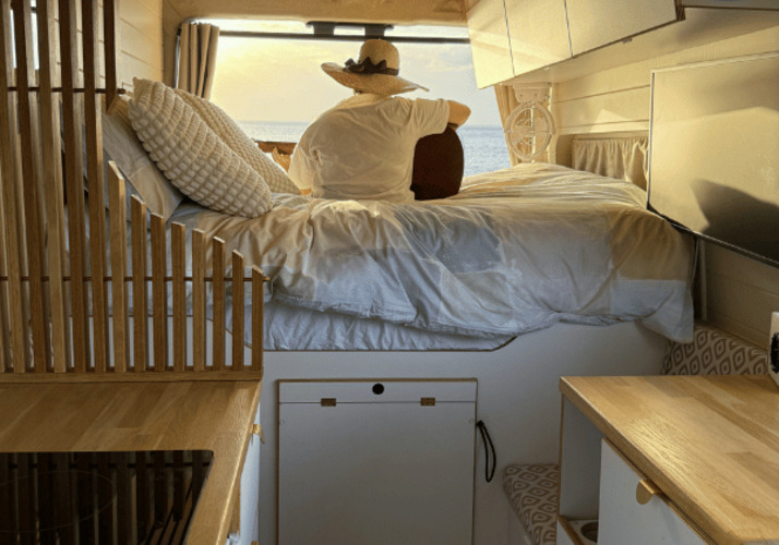 Image of a Campervan - Image 15