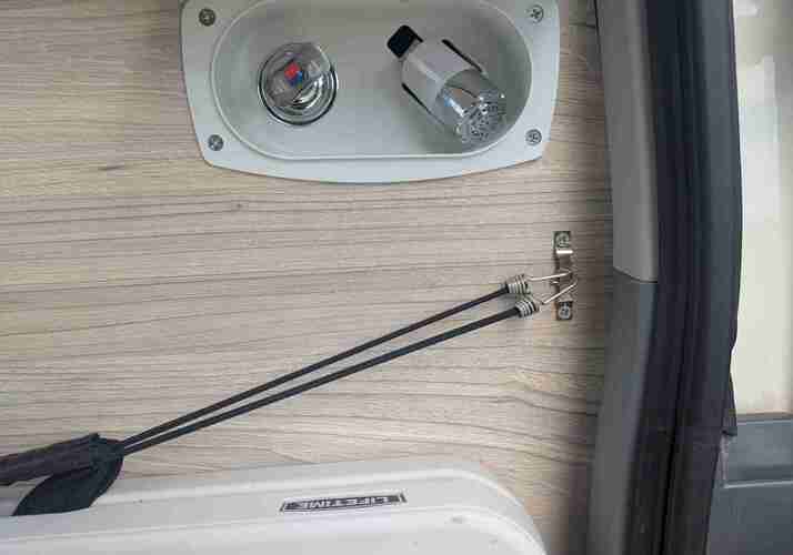 Image of a Campervan - Image 9