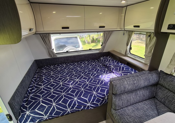 Image of a Caravan - Image 8