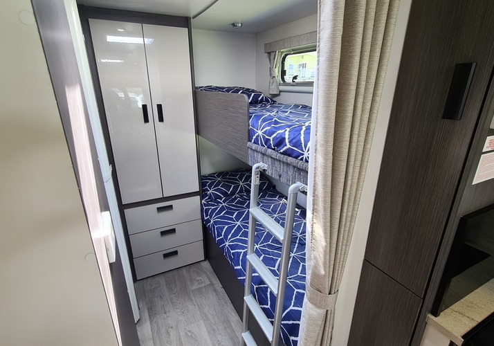 Image of a Caravan - Image 9