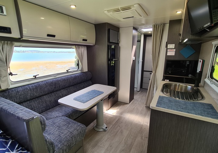 Image of a Caravan - Image 15