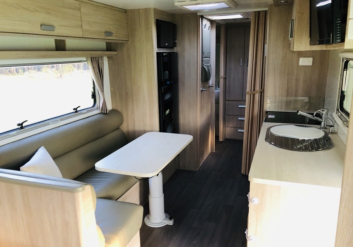 Image of a Caravan - Image 3