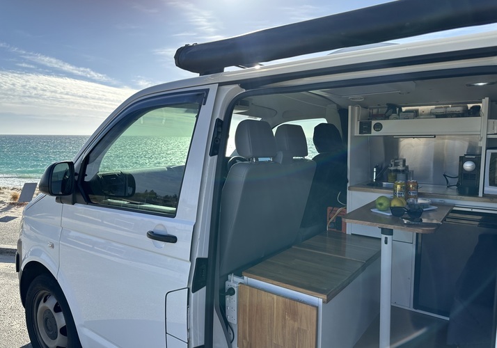 Image of a Campervan - Image 17