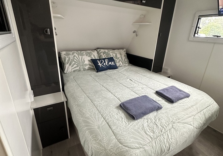 Image of a Caravan - Image 8