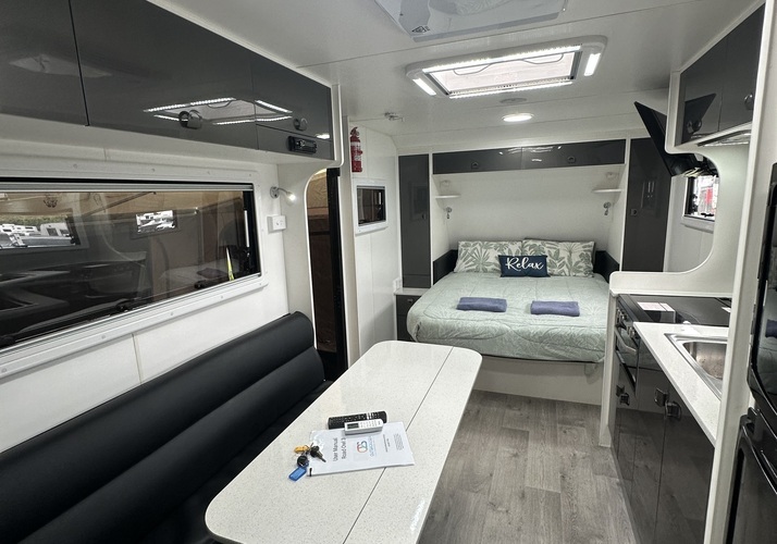 Image of a Caravan - Image 17