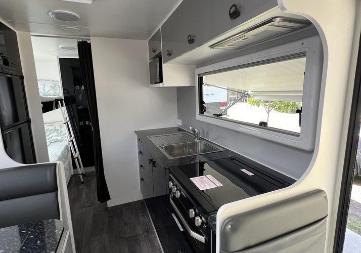 Image of a Caravan - Image 8
