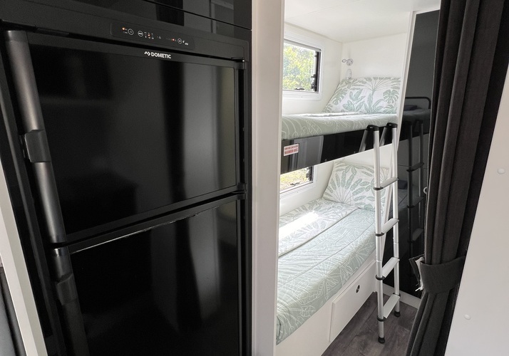 Image of a Caravan - Image 9