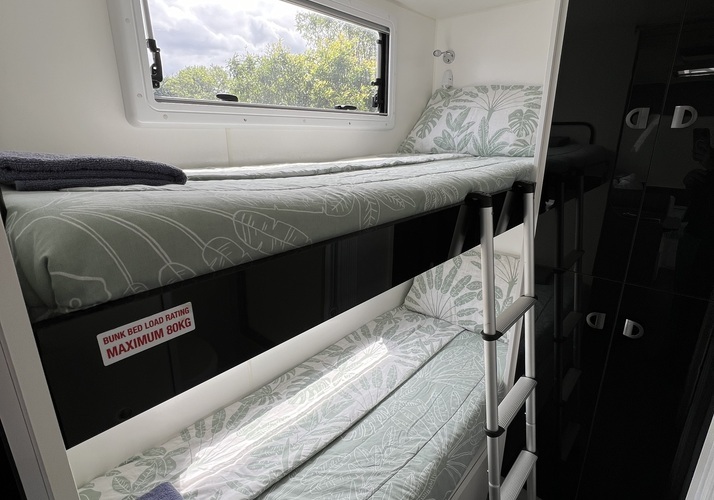 Image of a Caravan - Image 10