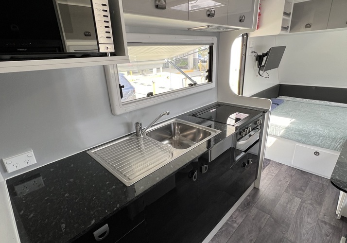 Image of a Caravan - Image 15