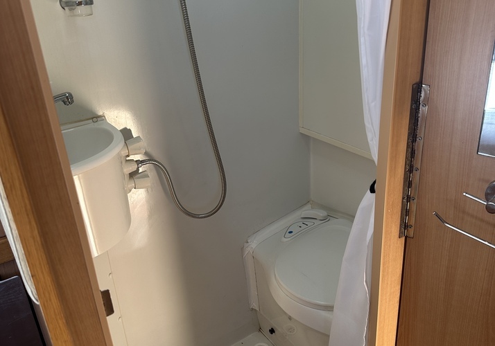 Image of a Motorhome - Image 14