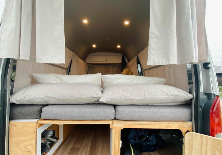 Image of a Campervan - Image 9