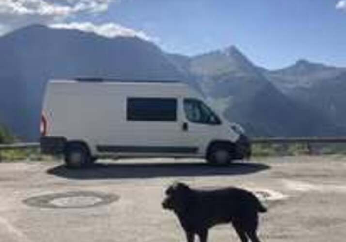Image of a Campervan - Image 9