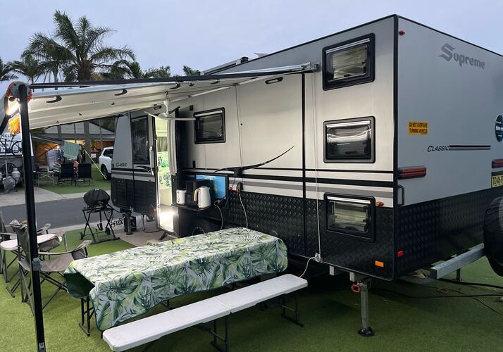 Image of a Caravan - Image 3