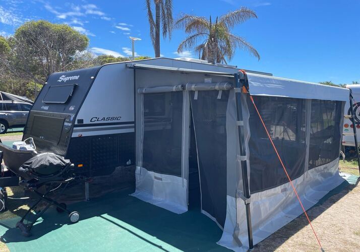 Image of a Caravan - Image 2
