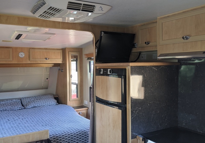 Image of a Caravan - Image 2