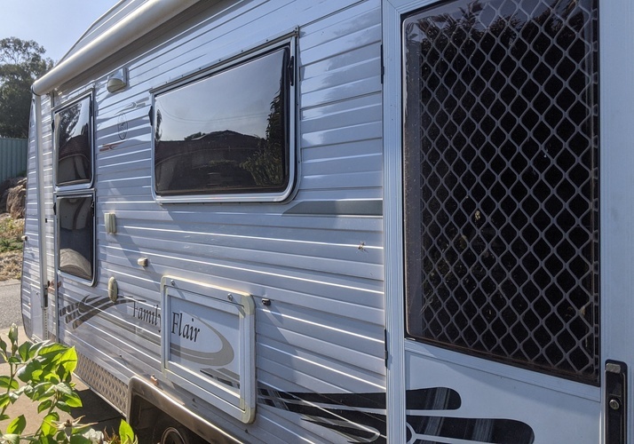 Image of a Caravan - Image 12