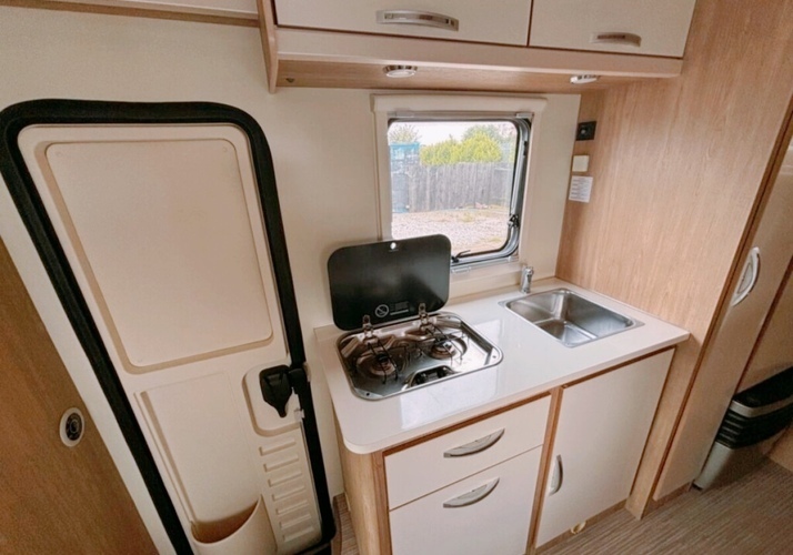 Image of a Motorhome - Image 7